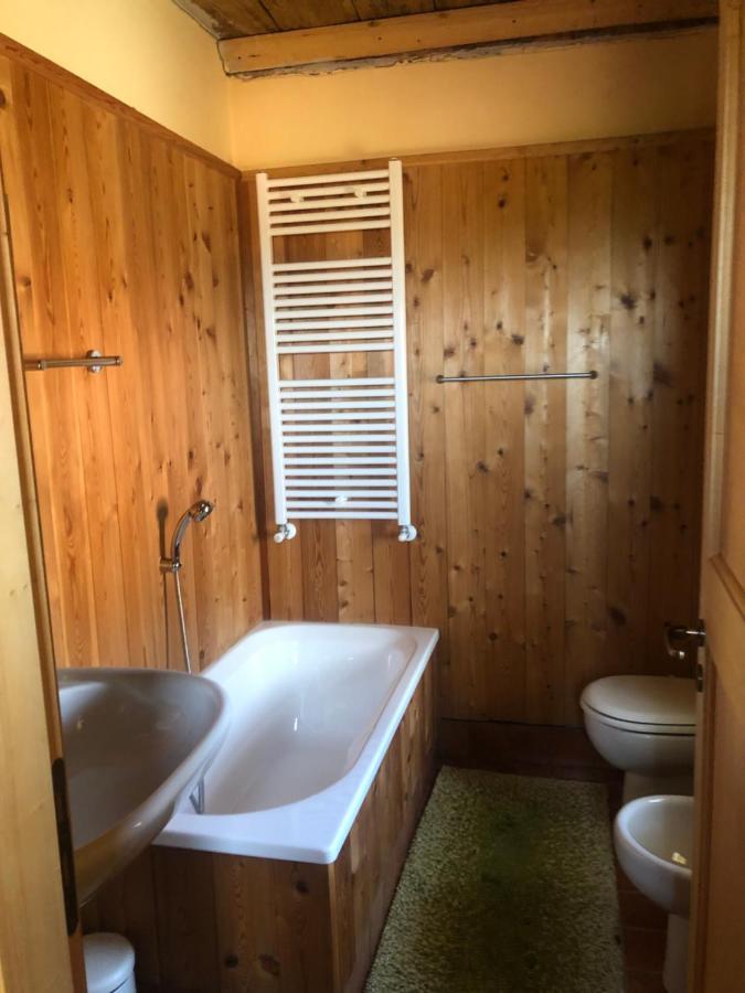 La Casa Del Castellano Hotell Cinzano Eksteriør bilde