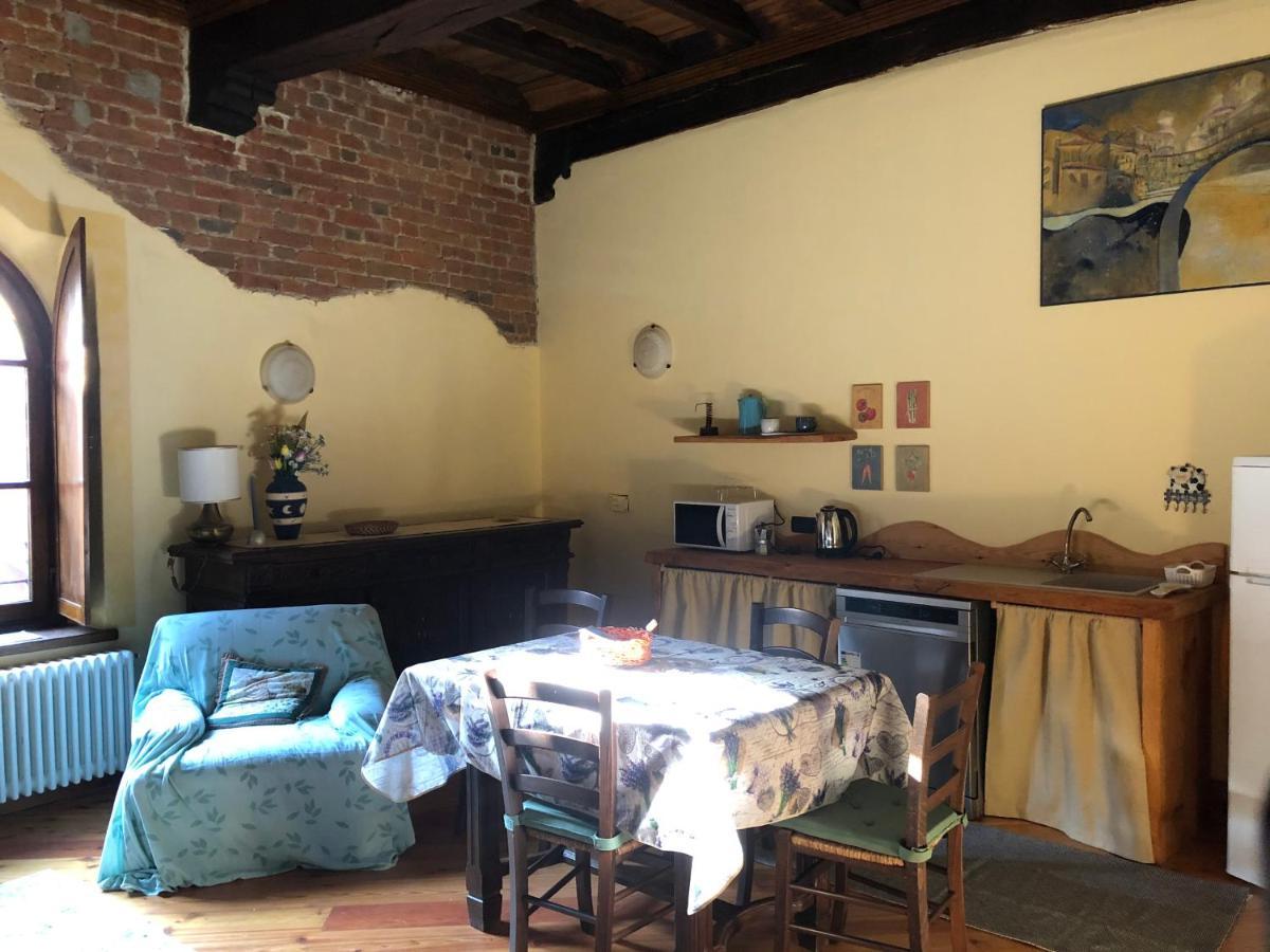 La Casa Del Castellano Hotell Cinzano Eksteriør bilde